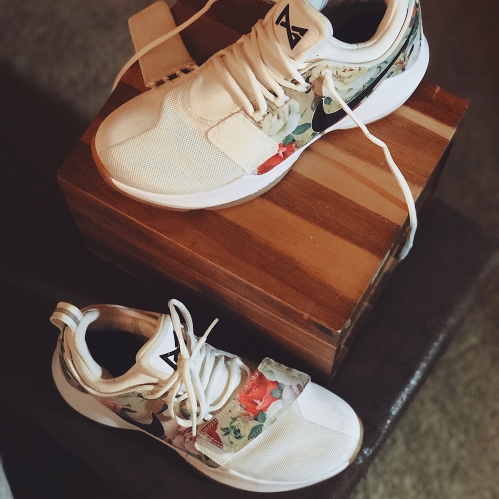 Customized form fitting Nike Zoom sneakers